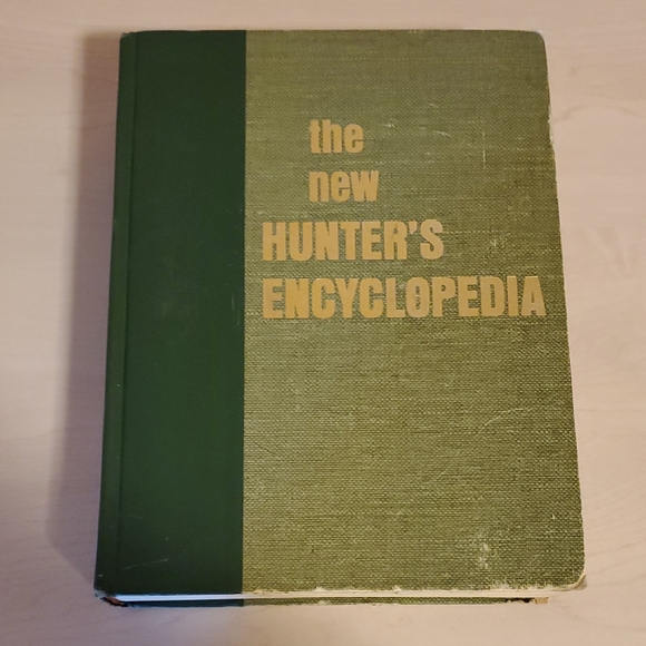 The New Hunter's Encyclopedia Third Edition by Stackpole Books - Picture 1 of 3